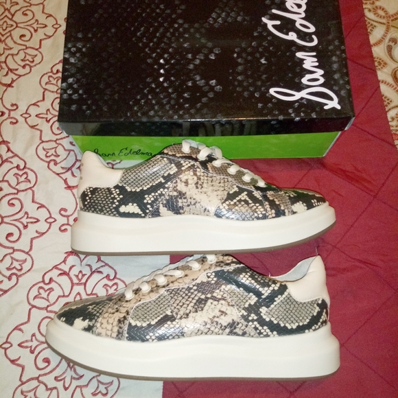 Sam Edelman Moira Sneakers - Picture 4 of 9